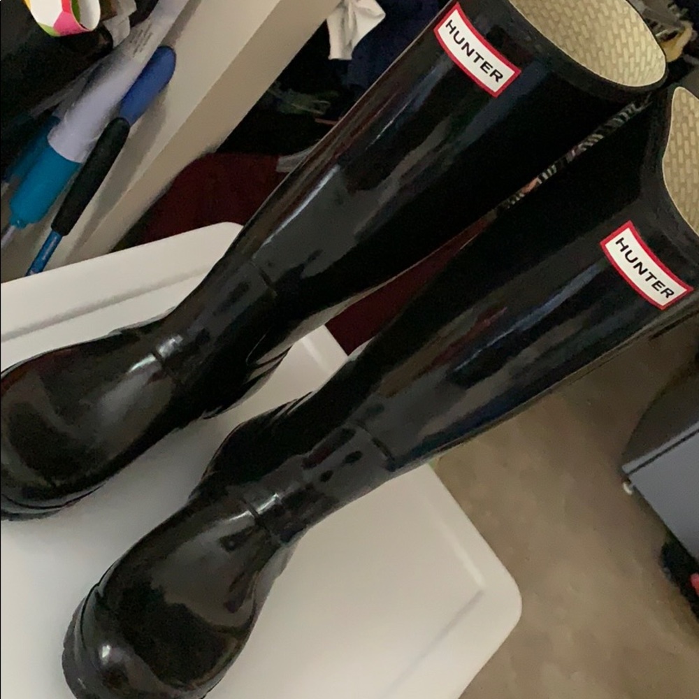 Size 7 black hunter boots